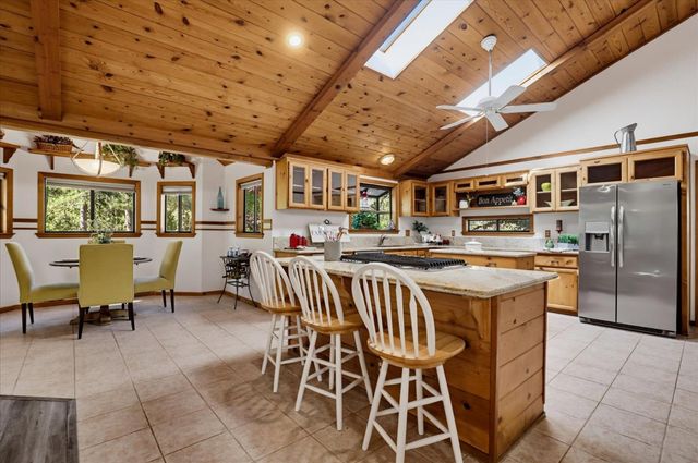 14333 Brooks Rd, Grass Valley, CA 95945
