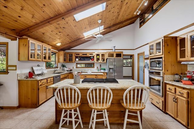 14333 Brooks Rd, Grass Valley, CA 95945