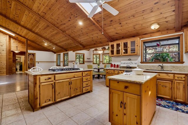 14333 Brooks Rd, Grass Valley, CA 95945