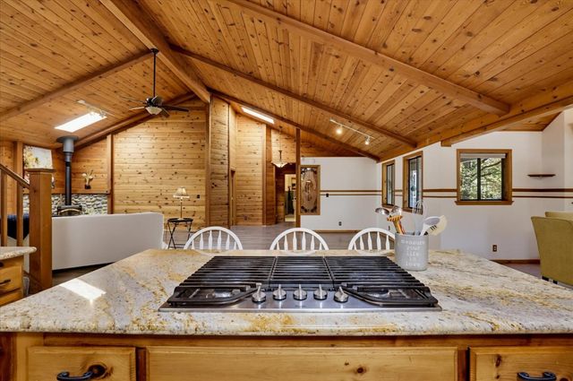 14333 Brooks Rd, Grass Valley, CA 95945