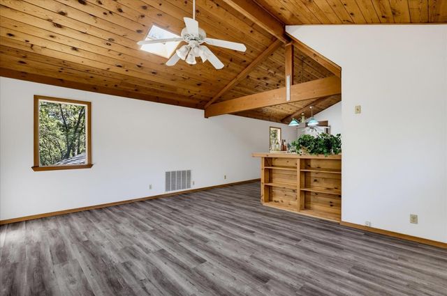 14333 Brooks Rd, Grass Valley, CA 95945