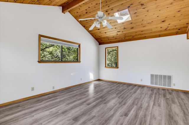 14333 Brooks Rd, Grass Valley, CA 95945