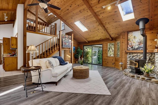 14333 Brooks Rd, Grass Valley, CA 95945