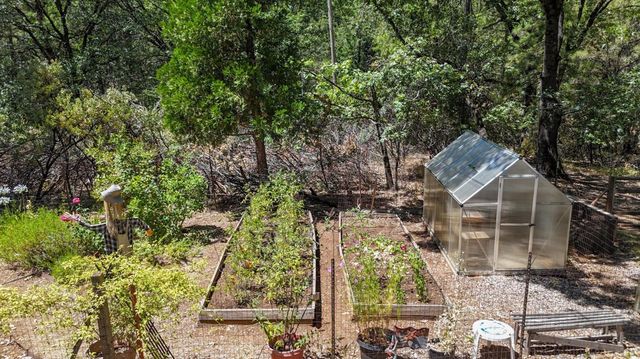 14333 Brooks Rd, Grass Valley, CA 95945