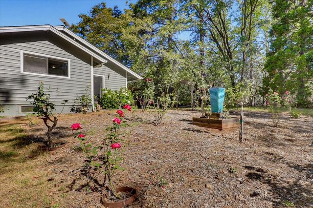 14333 Brooks Rd, Grass Valley, CA 95945