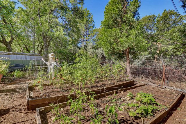 14333 Brooks Rd, Grass Valley, CA 95945