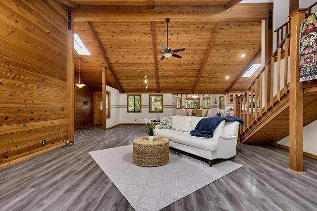 14333 Brooks Rd, Grass Valley, CA 95945