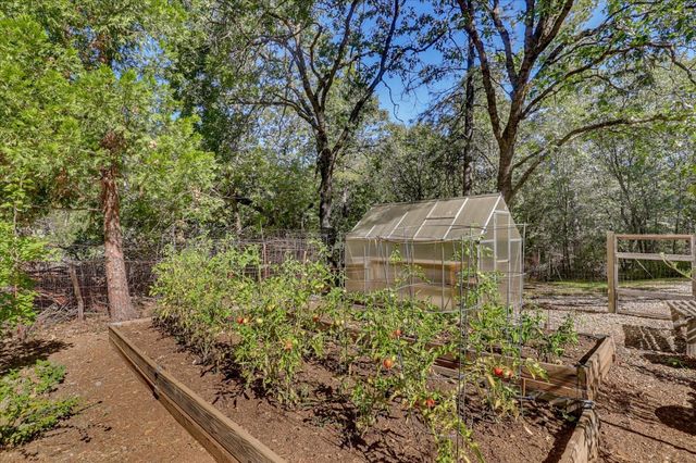 14333 Brooks Rd, Grass Valley, CA 95945