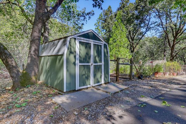 14333 Brooks Rd, Grass Valley, CA 95945