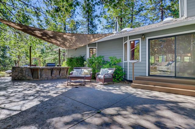 14333 Brooks Rd, Grass Valley, CA 95945