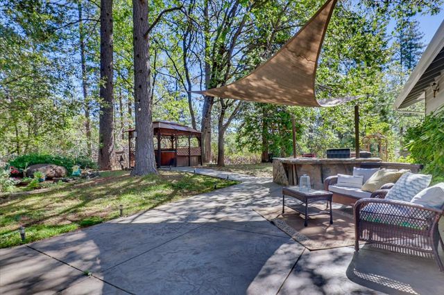 14333 Brooks Rd, Grass Valley, CA 95945