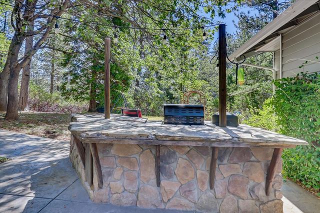 14333 Brooks Rd, Grass Valley, CA 95945