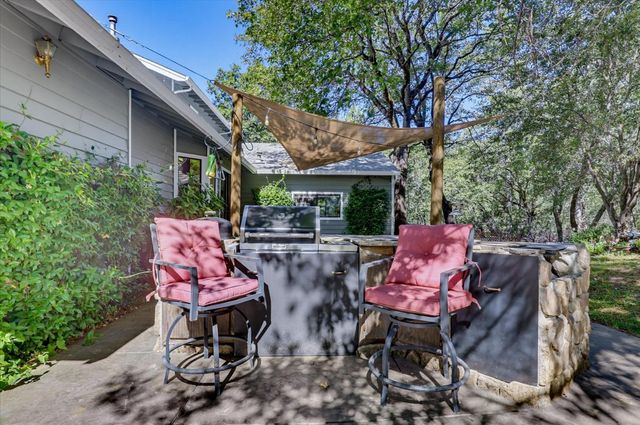 14333 Brooks Rd, Grass Valley, CA 95945