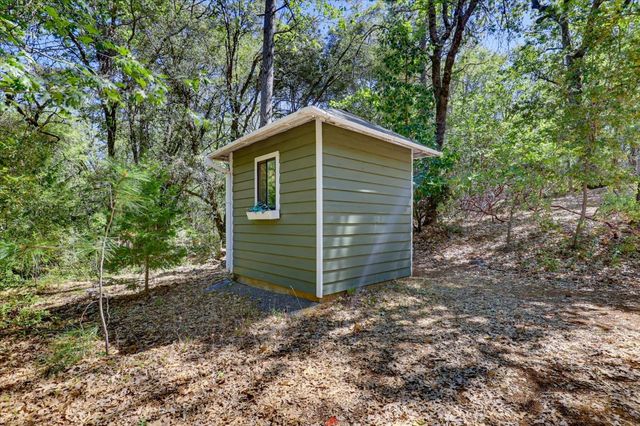 14333 Brooks Rd, Grass Valley, CA 95945