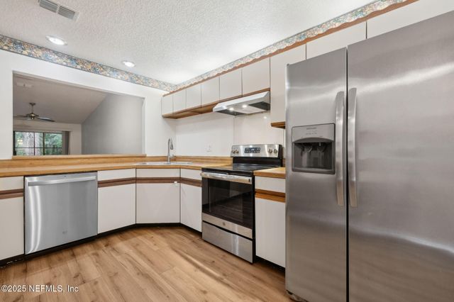 85 DEBARRY Avenue 2032, Orange Park, FL 32073