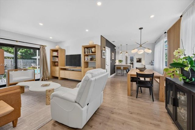11504 NE 6th Ave, Biscayne Park, FL 33161