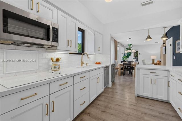 11504 NE 6th Ave, Biscayne Park, FL 33161