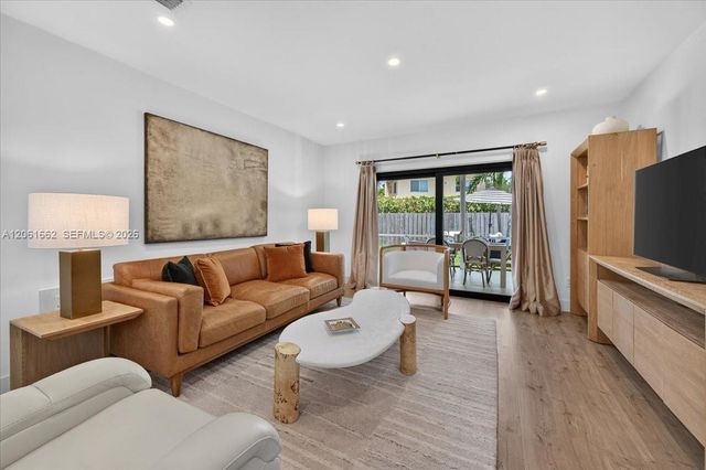11504 NE 6th Ave, Biscayne Park, FL 33161