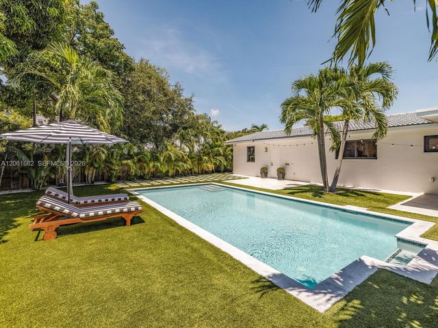 11504 NE 6th Ave, Biscayne Park, FL 33161