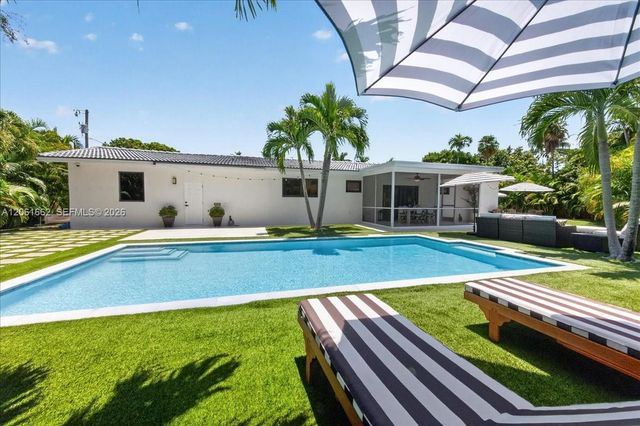 11504 NE 6th Ave, Biscayne Park, FL 33161