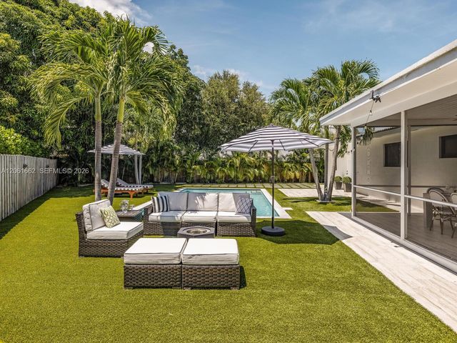 11504 NE 6th Ave, Biscayne Park, FL 33161