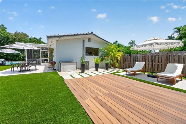 11504 NE 6th Ave, Biscayne Park, FL 33161