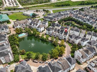 2032 S Fannin Station S, Houston, TX 77045