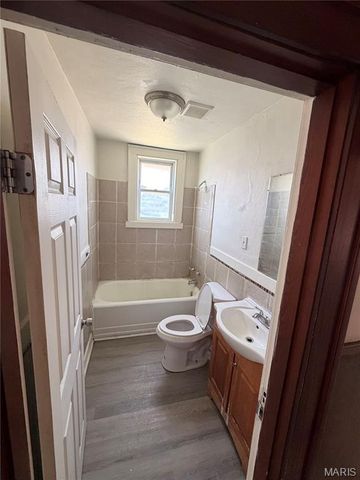 2064 Chambers Road, St Louis, MO 63136