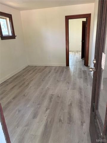 2064 Chambers Road, St Louis, MO 63136