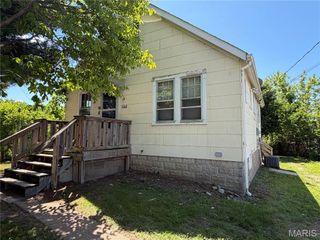 2064 Chambers Road, St Louis, MO 63136