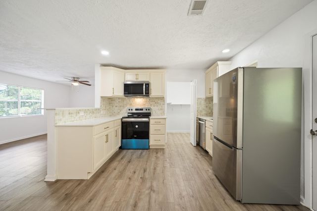 61 Hicks Loop W, Cleveland, TX 77328