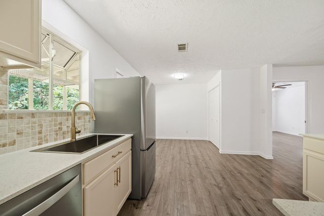 61 Hicks Loop W, Cleveland, TX 77328