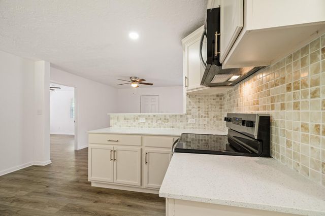 61 Hicks Loop W, Cleveland, TX 77328