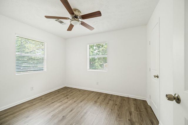 61 Hicks Loop W, Cleveland, TX 77328