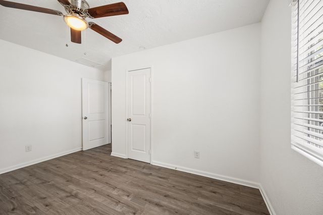 61 Hicks Loop W, Cleveland, TX 77328