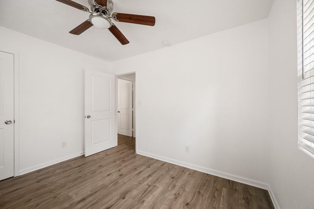 61 Hicks Loop W, Cleveland, TX 77328