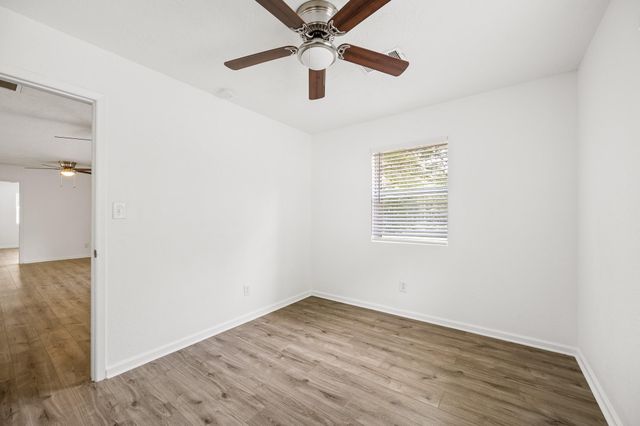 61 Hicks Loop W, Cleveland, TX 77328