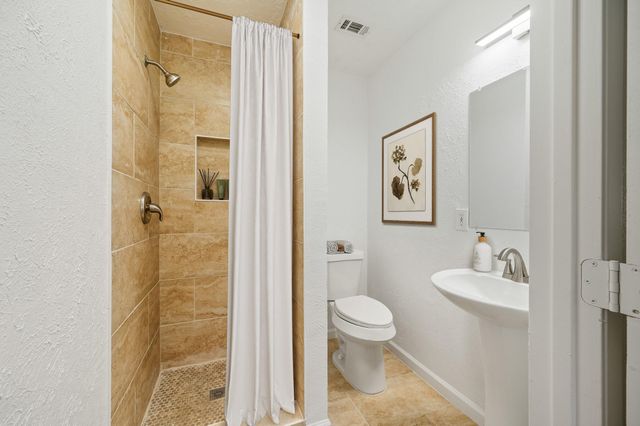 61 Hicks Loop W, Cleveland, TX 77328