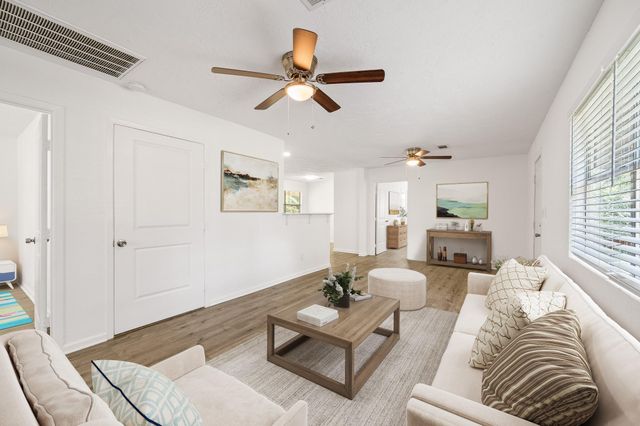 61 Hicks Loop W, Cleveland, TX 77328