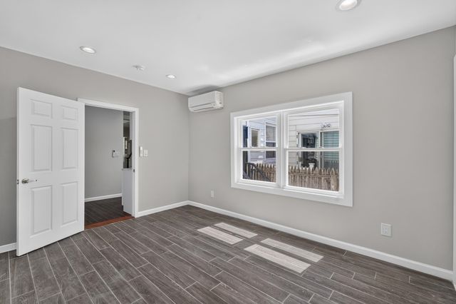 46 EAST 44TH ST, Bayonne, NJ 07002