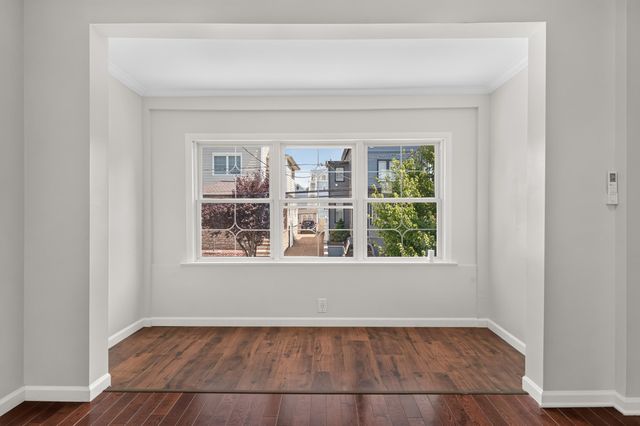 46 EAST 44TH ST, Bayonne, NJ 07002