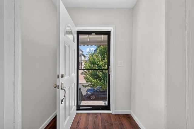 46 EAST 44TH ST, Bayonne, NJ 07002