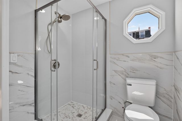 46 EAST 44TH ST, Bayonne, NJ 07002