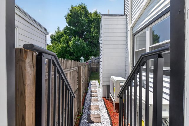 46 EAST 44TH ST, Bayonne, NJ 07002