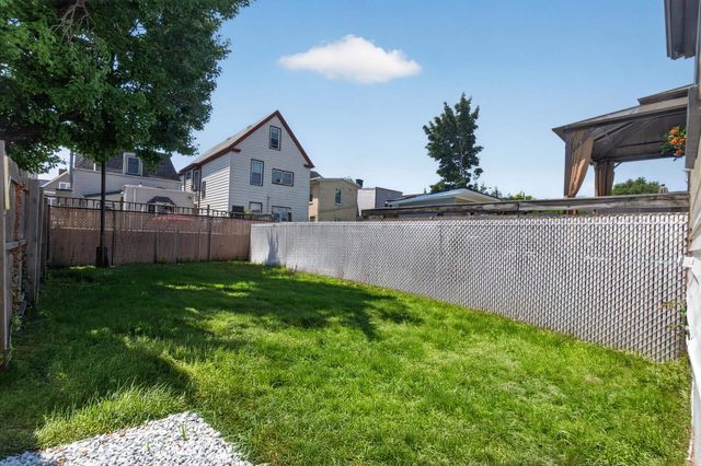46 EAST 44TH ST, Bayonne, NJ 07002