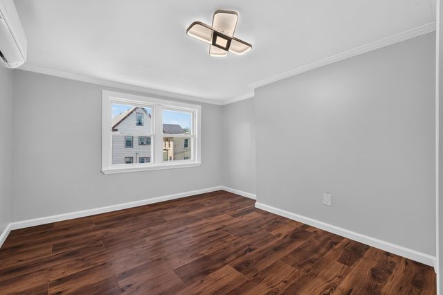 46 EAST 44TH ST, Bayonne, NJ 07002