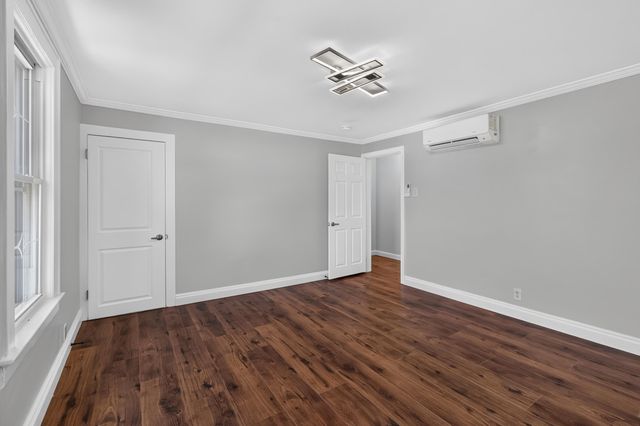46 EAST 44TH ST, Bayonne, NJ 07002