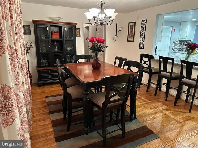 4 E CLAIRMONT DR, Newark, DE 19702