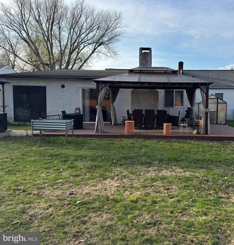 4 E CLAIRMONT DR, Newark, DE 19702