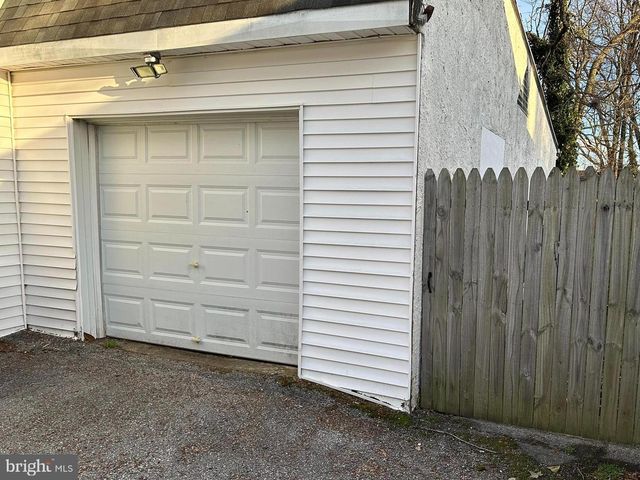 4 E CLAIRMONT DR, Newark, DE 19702